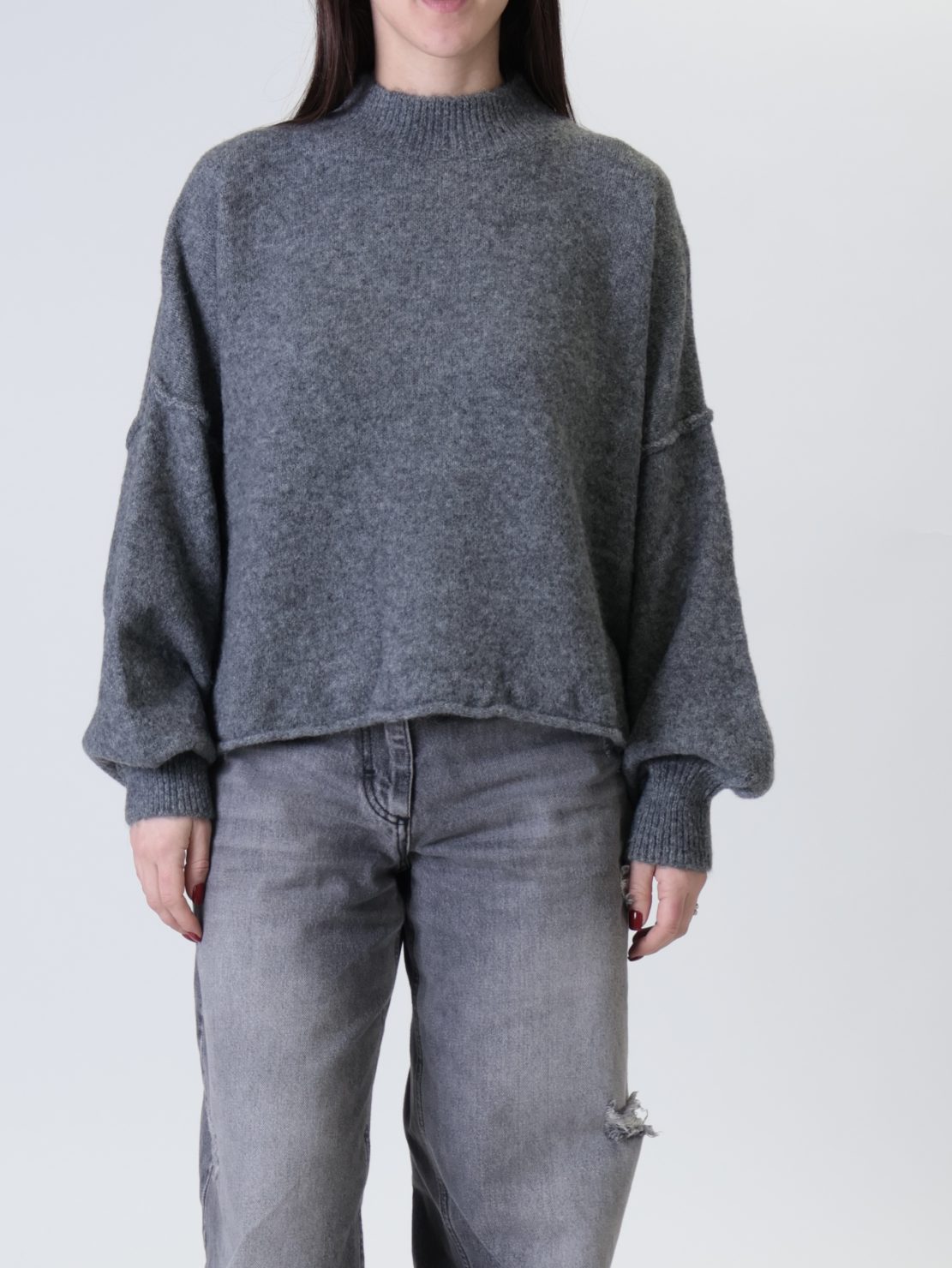 Maglione cuciture rilievo grigo