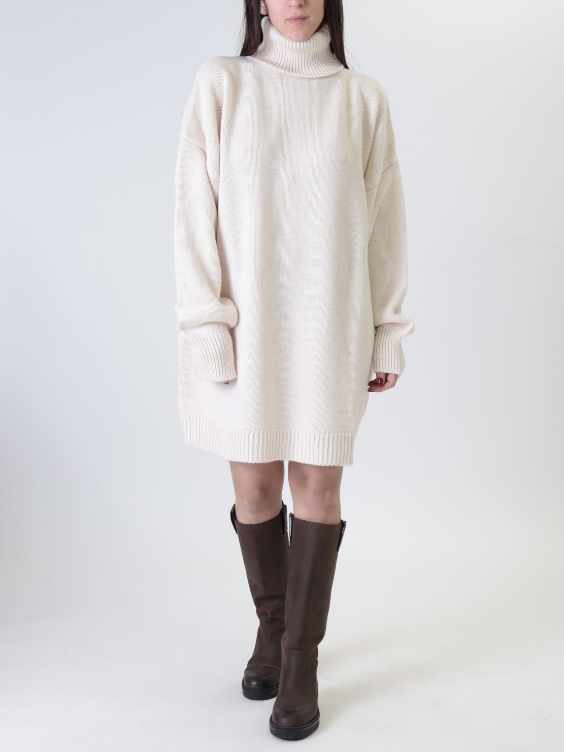 Abito in maglia collo alto panna