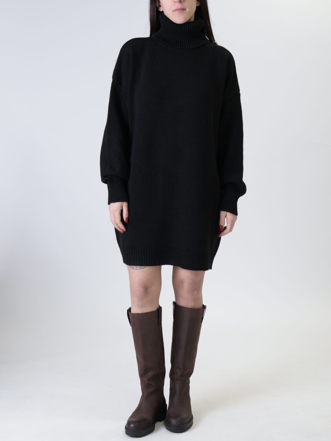 Abito in maglia collo alto nero