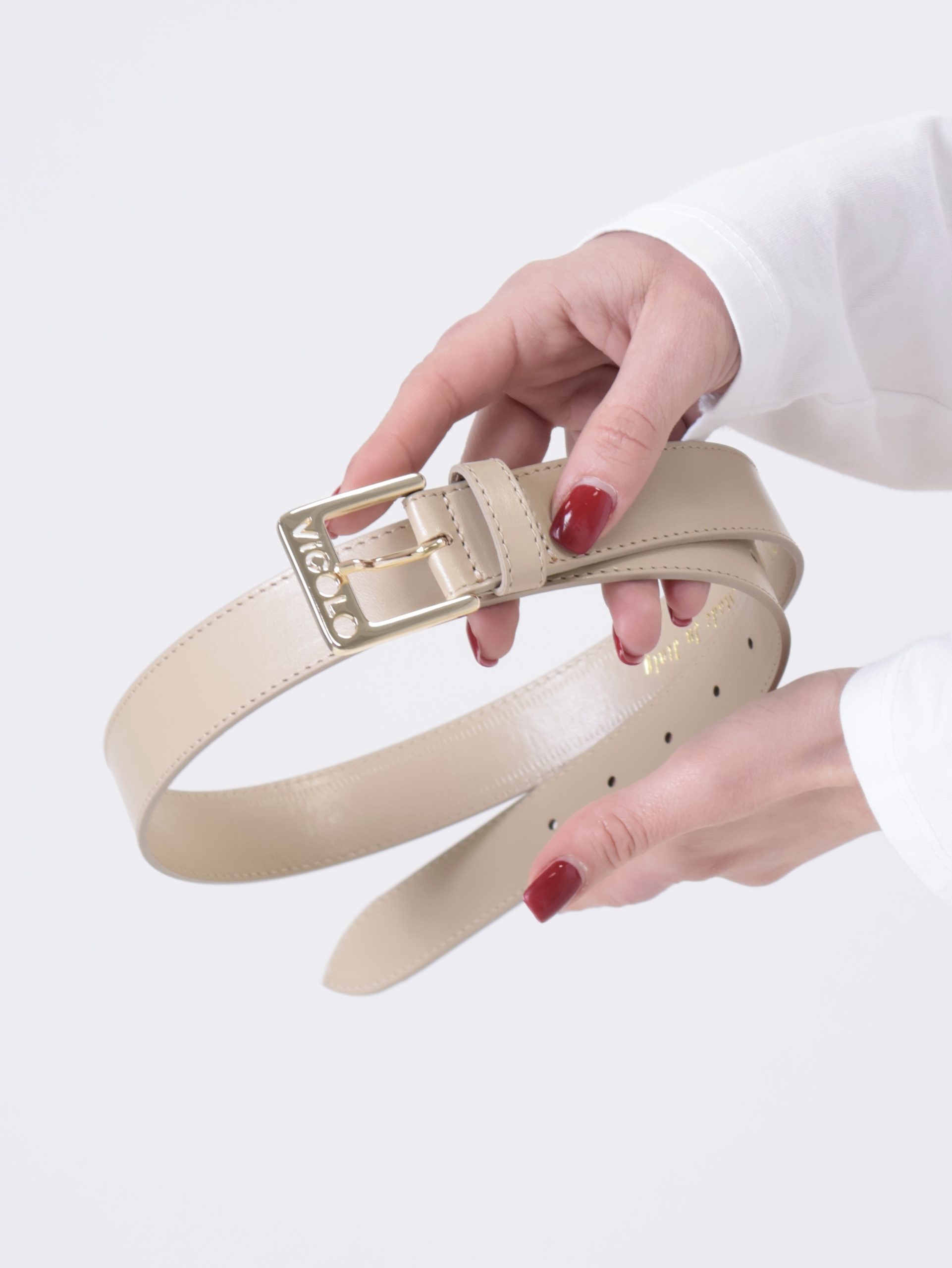 Cintura beige fibbia oro