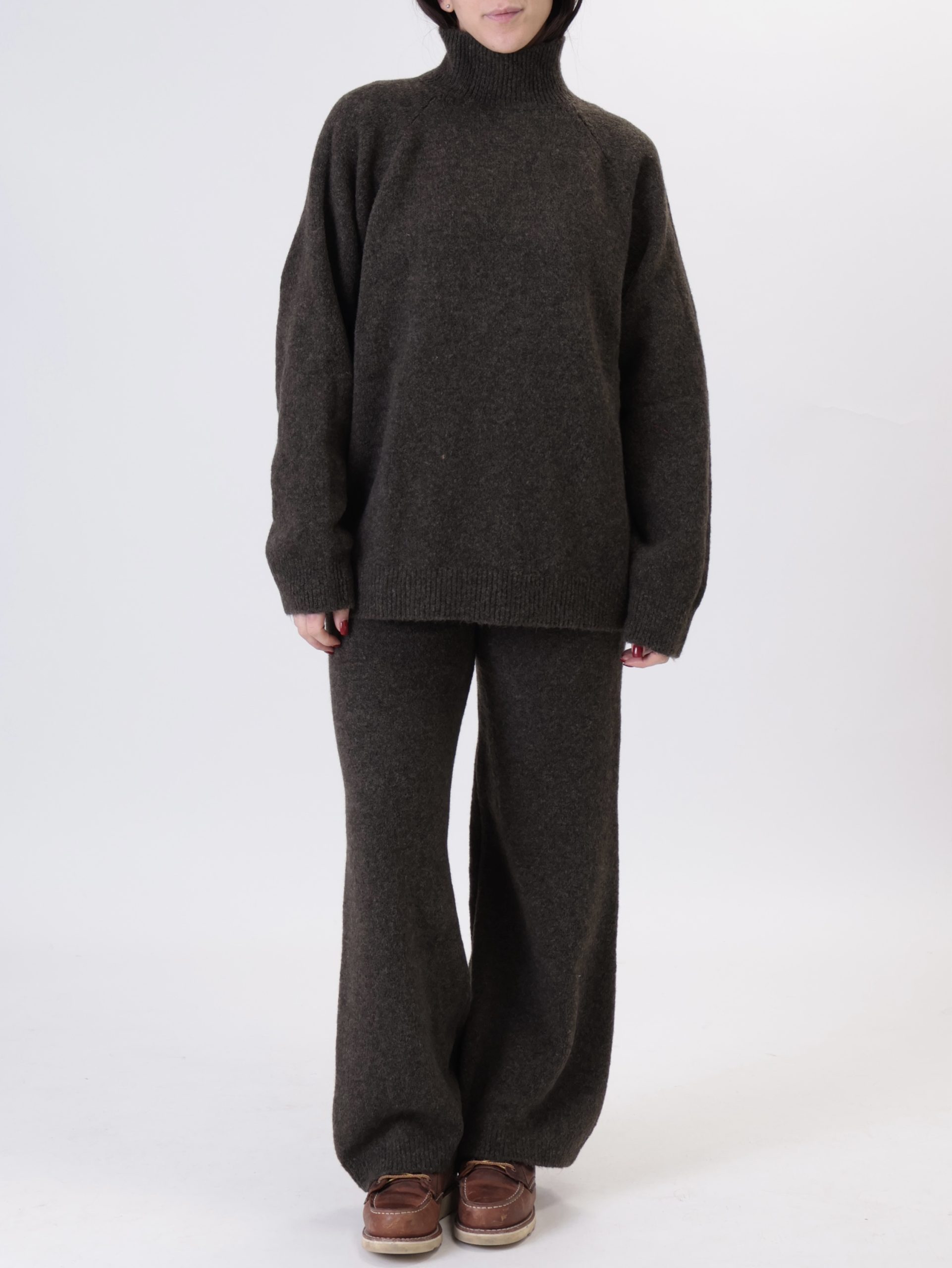 Completo in maglia collo cratere + pantalone moro