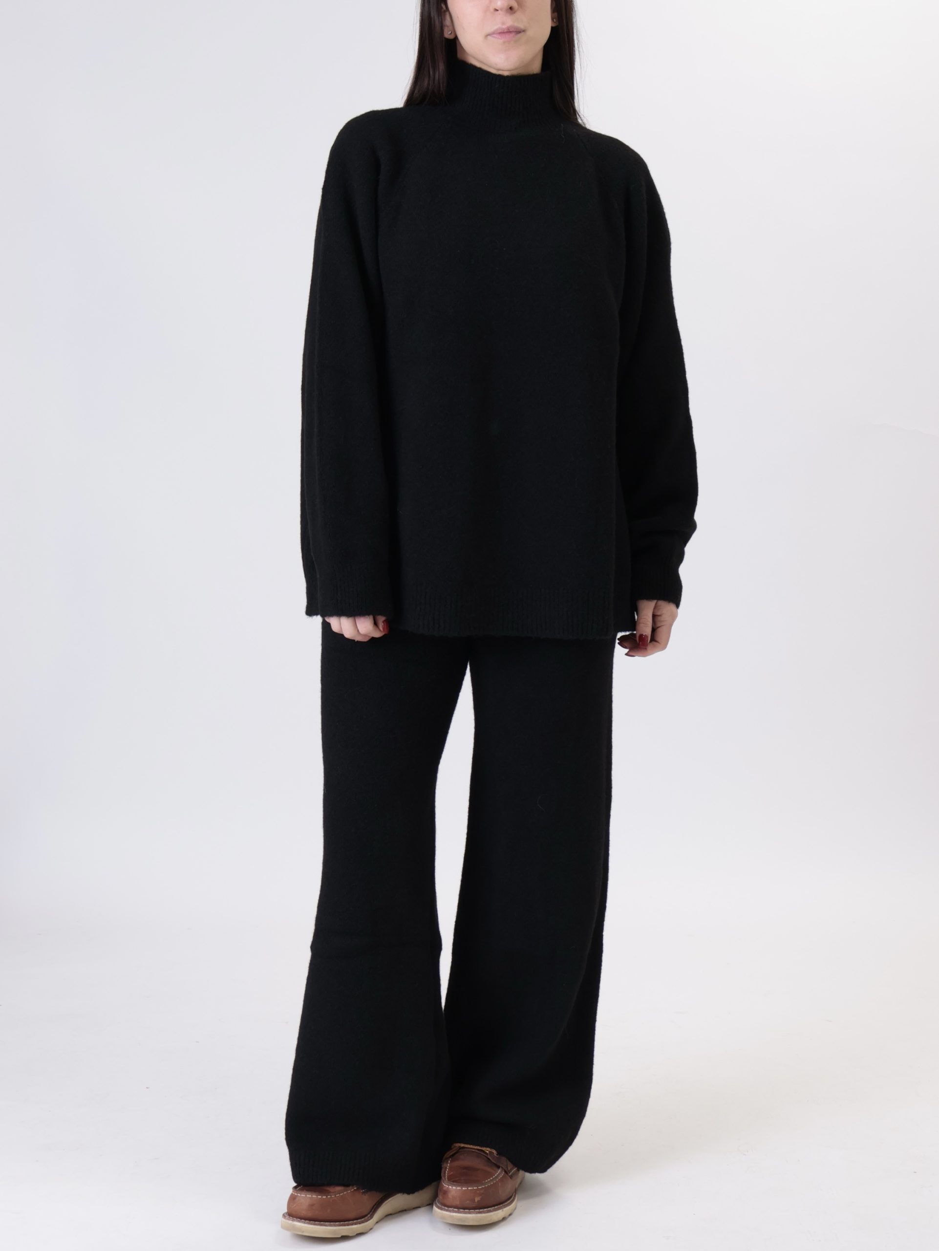 Completo in maglia collo cratere + pantalone nero