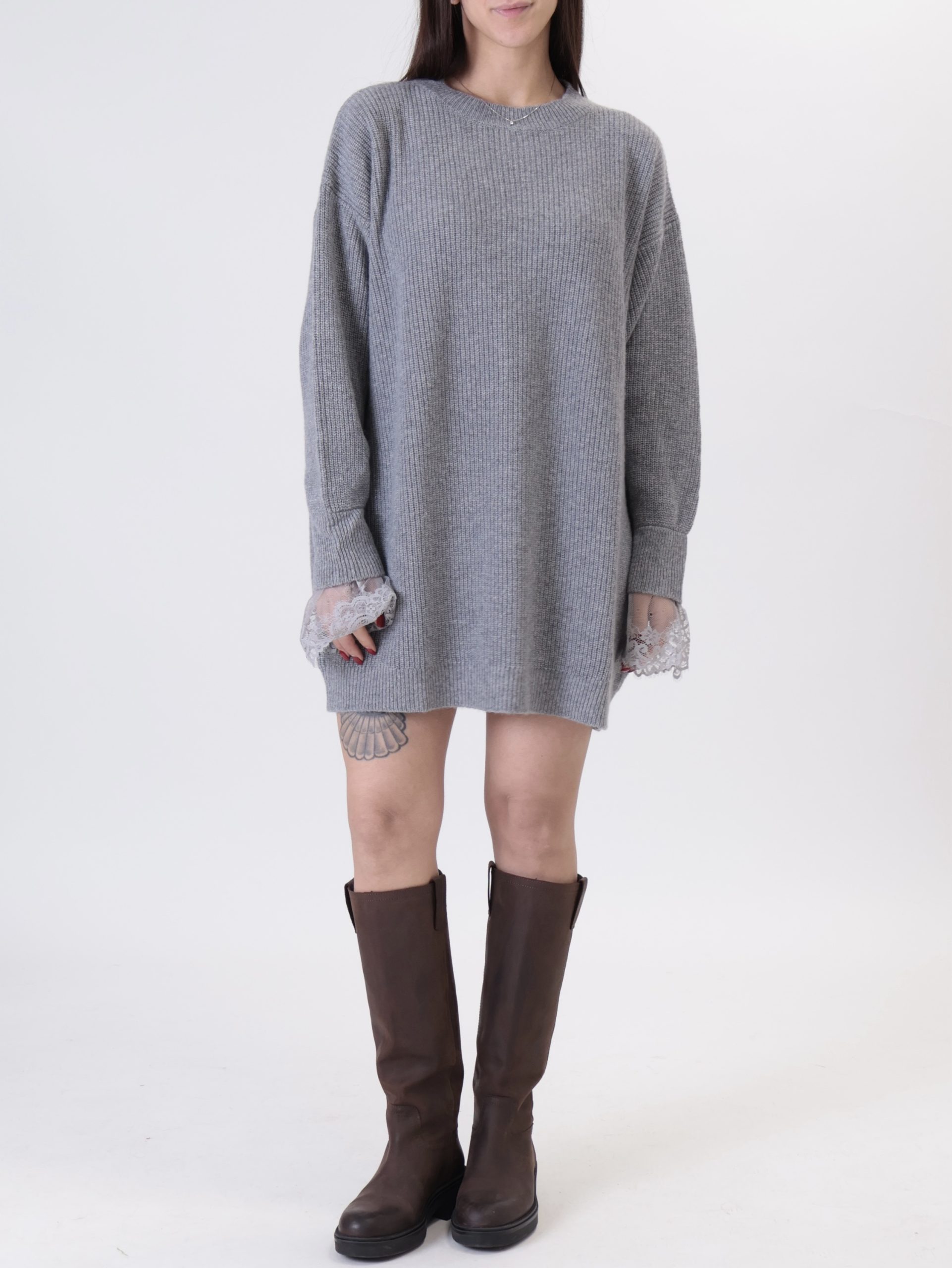 Abito in maglia con fondo manica pizzo grigio