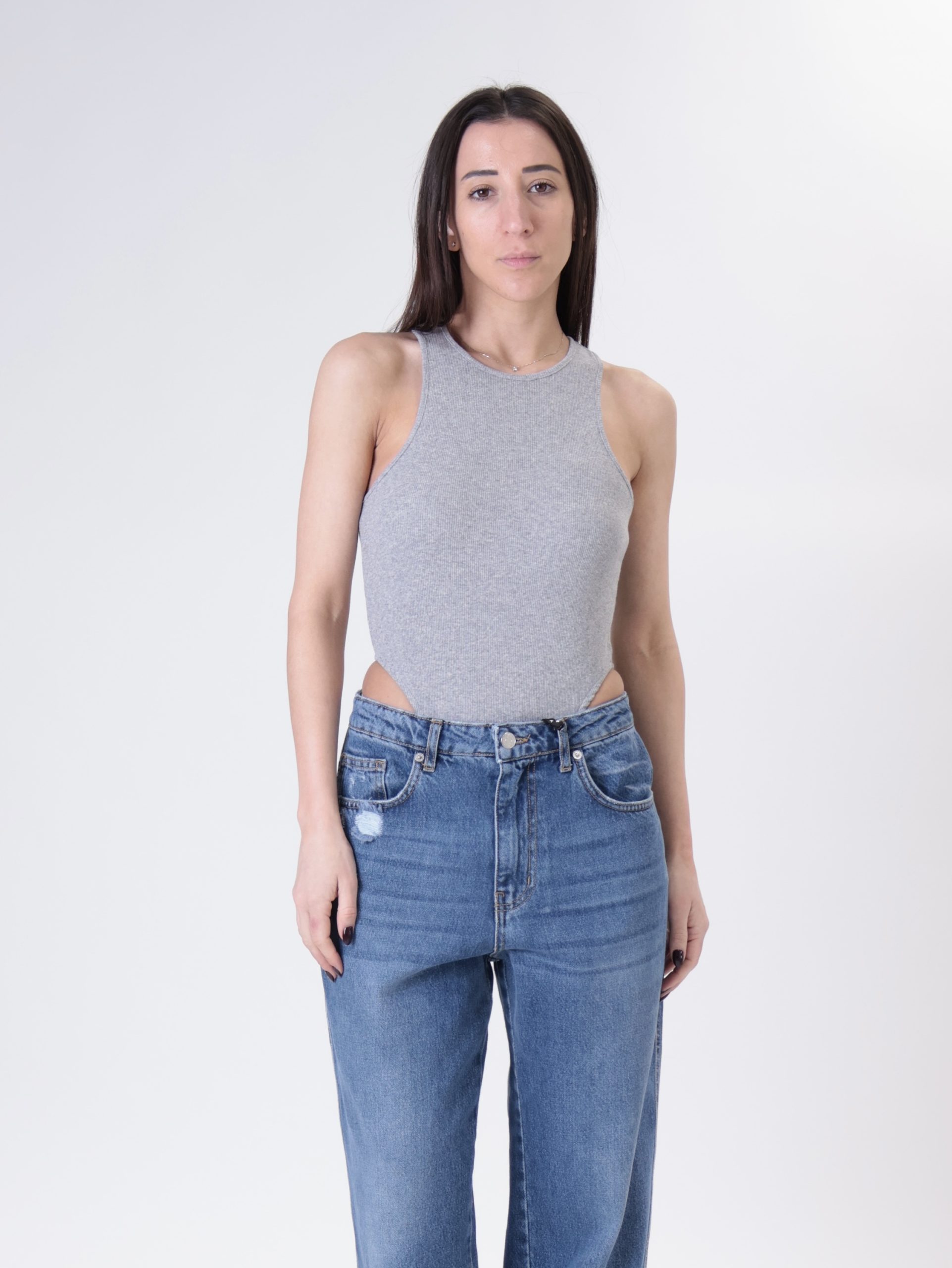 Body sgambato grigio