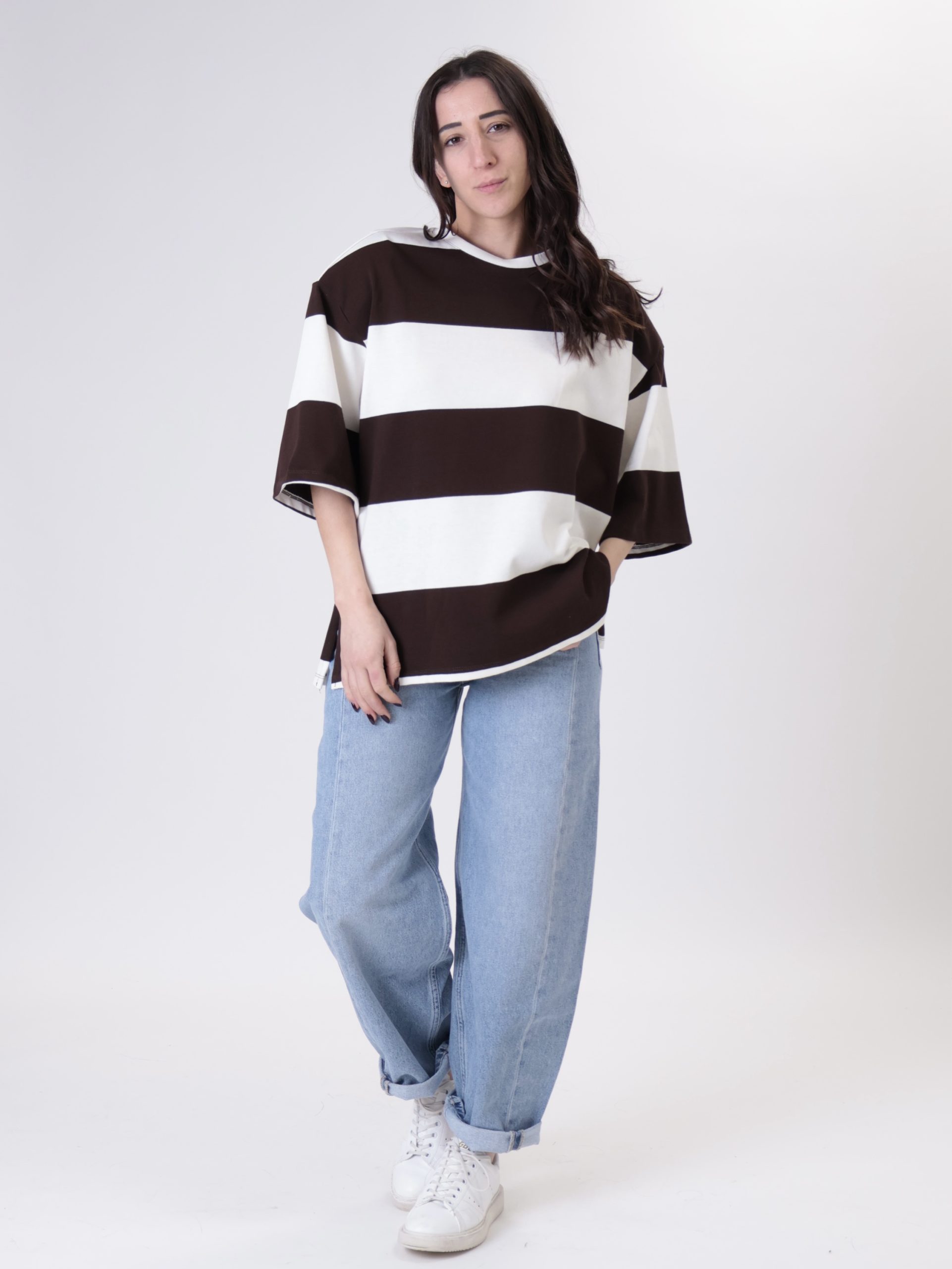 T-shirt riga spalla imbottita moro