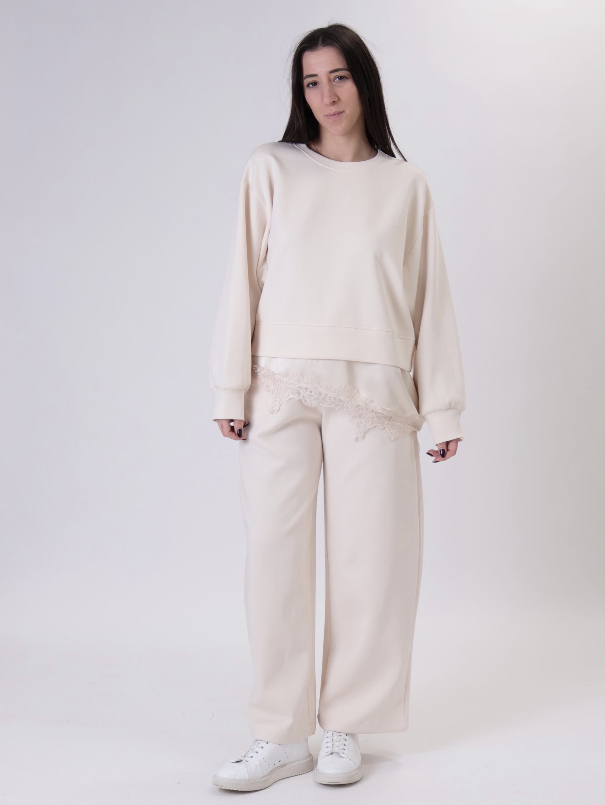 Felpa con lingerie avorio