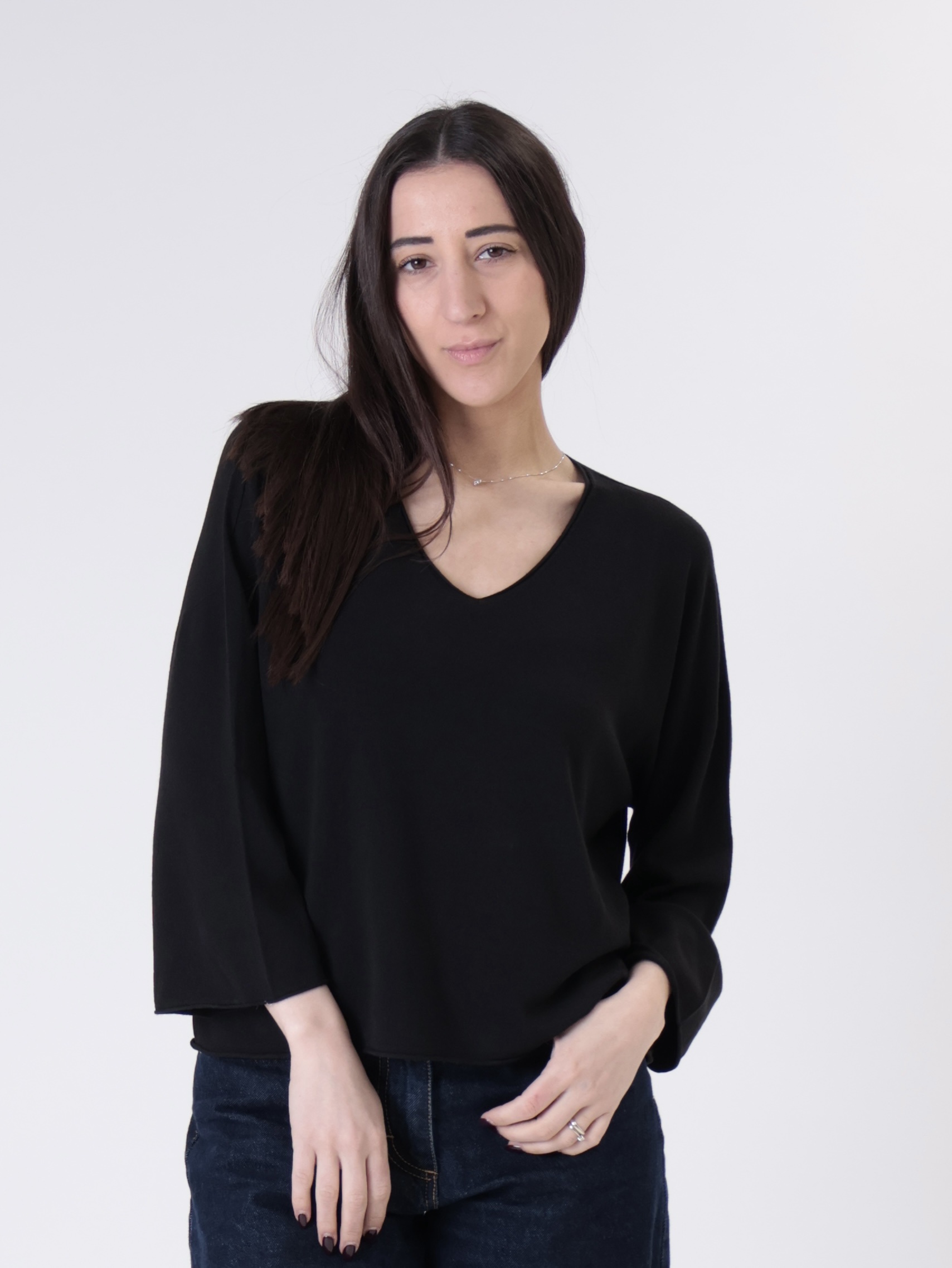 Pullover viscosa scollo V nero