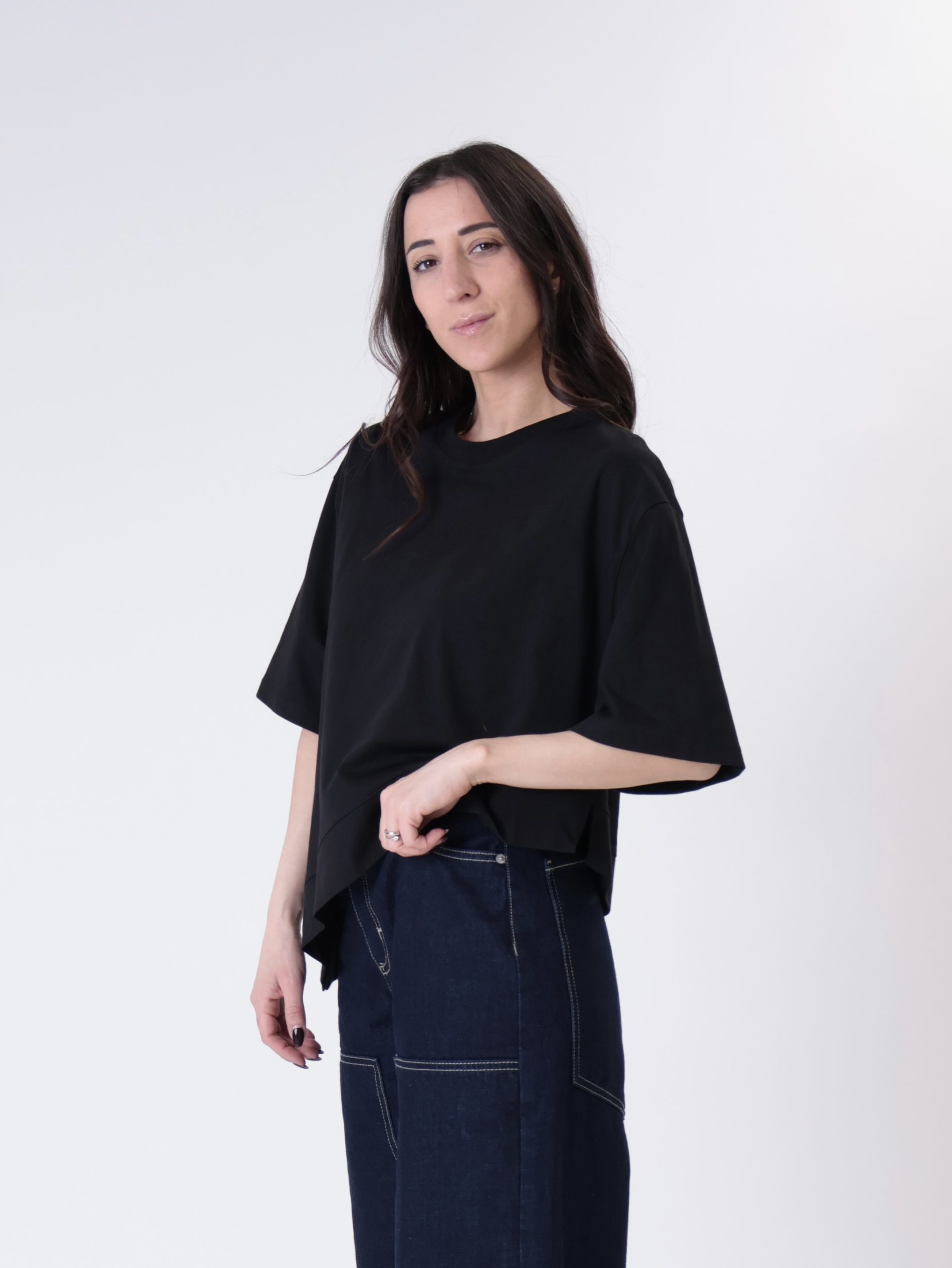 T-shirt svasata nera