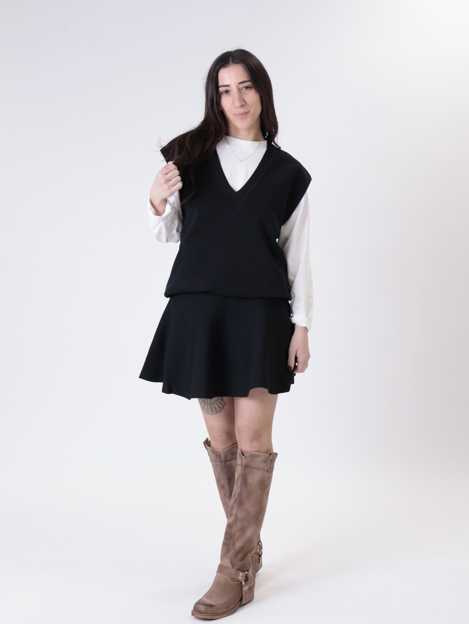 Completo Silvia gilet + gonna nero
