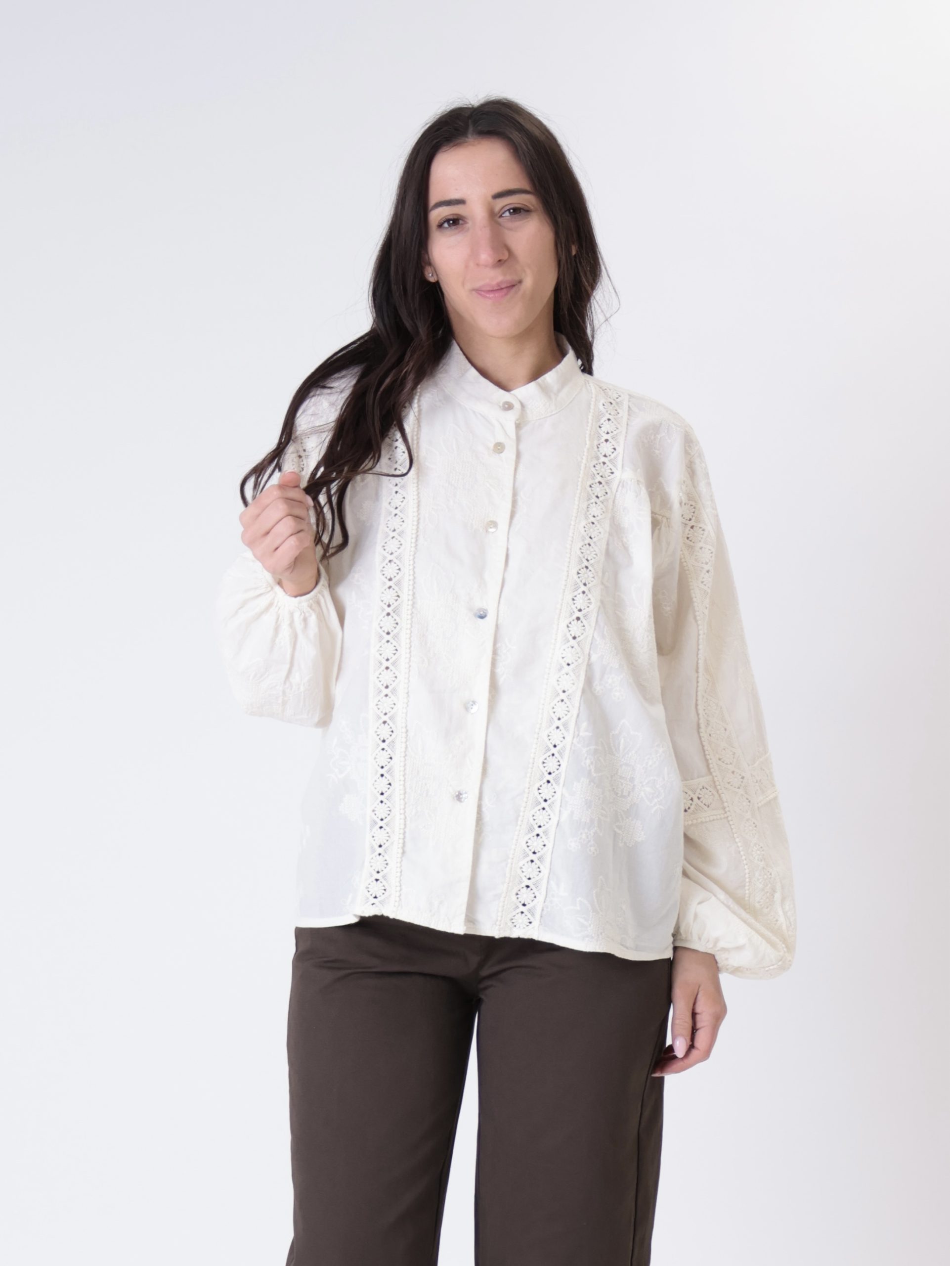 Camicia ricamo burro