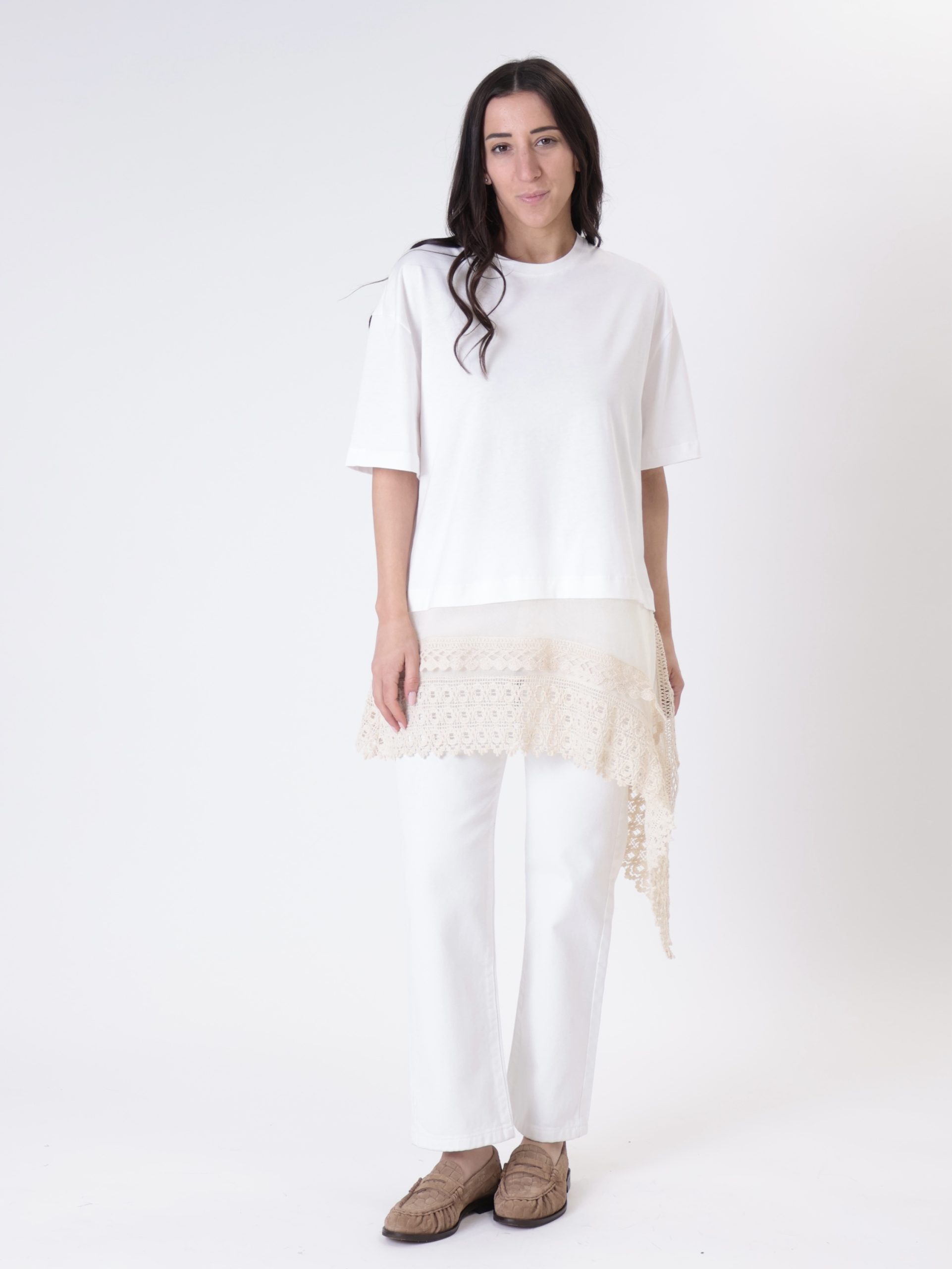 T-shirt fondo ricamo bianco