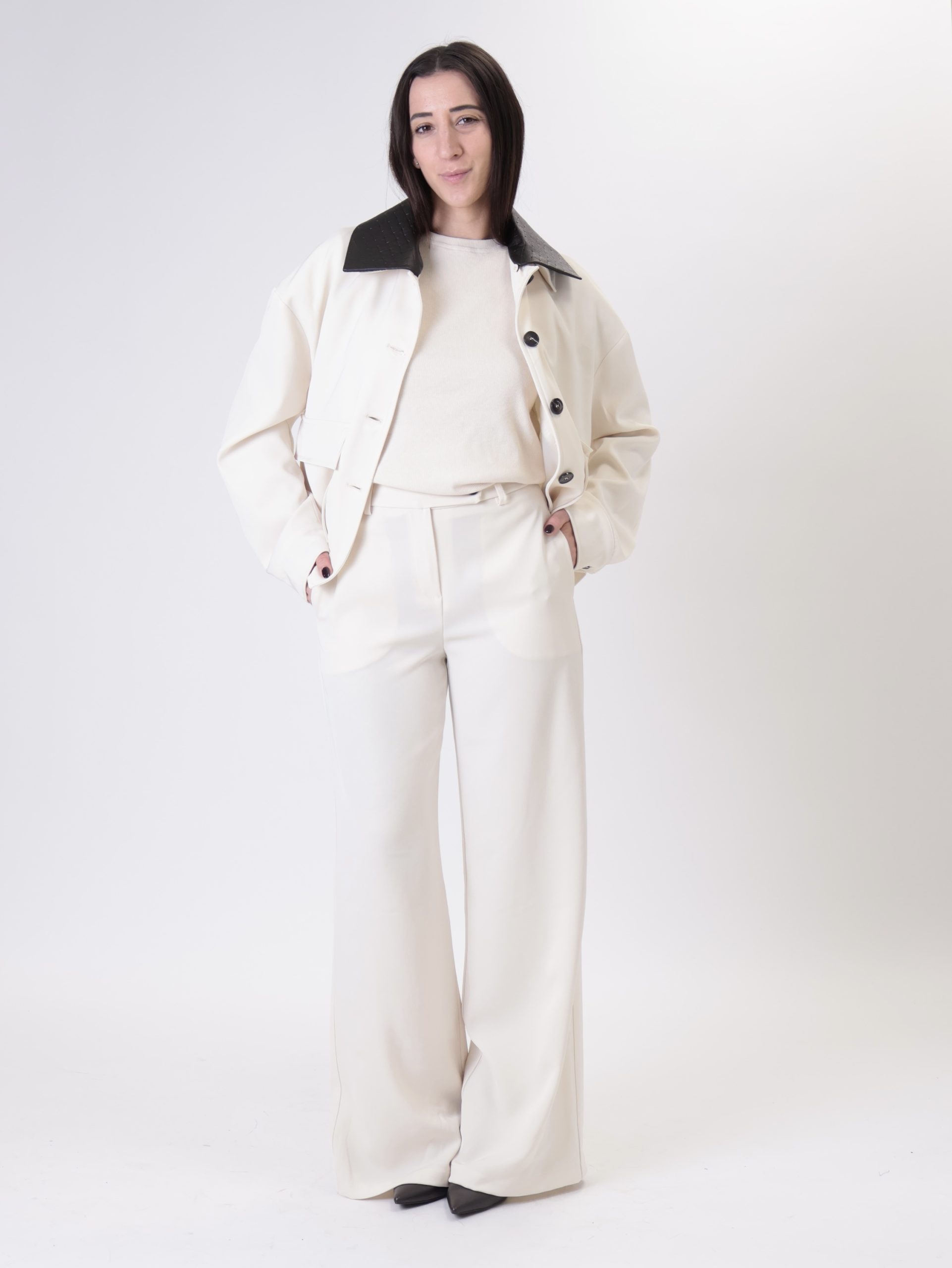 Giacca mira orli ecopelle panna