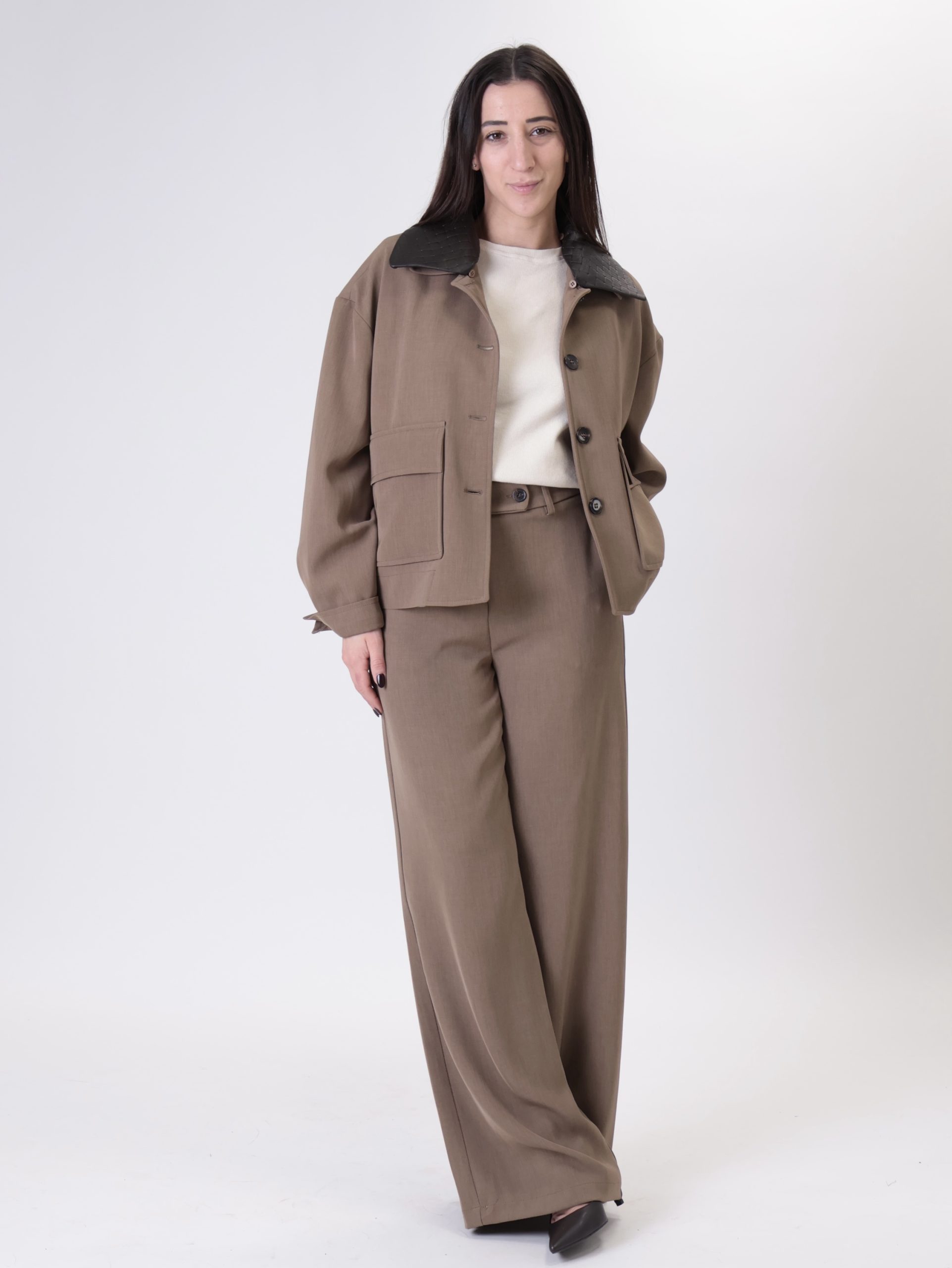 Giacca mira orli ecopelle moro