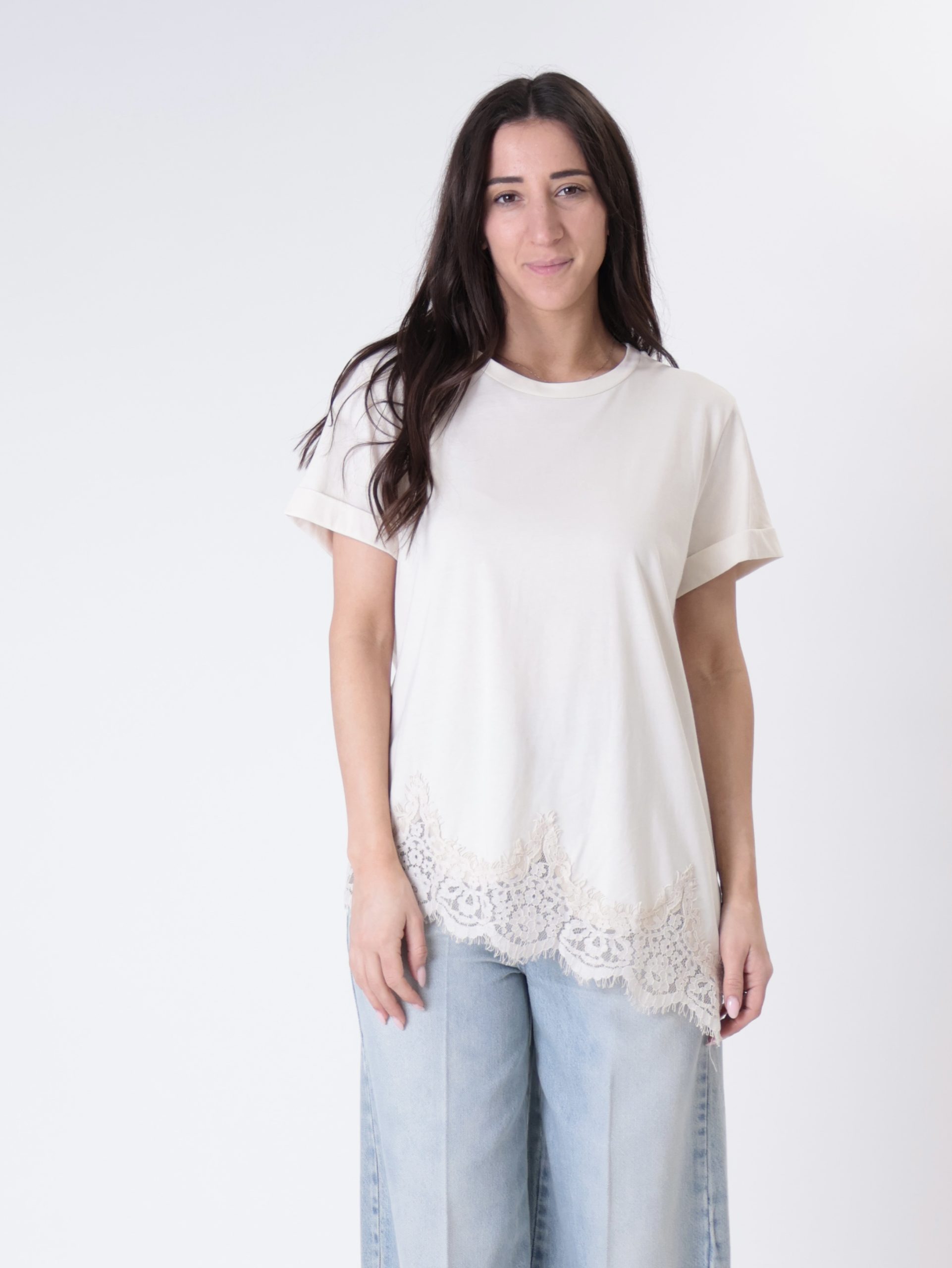 T-shirt risvolto pizzo burro