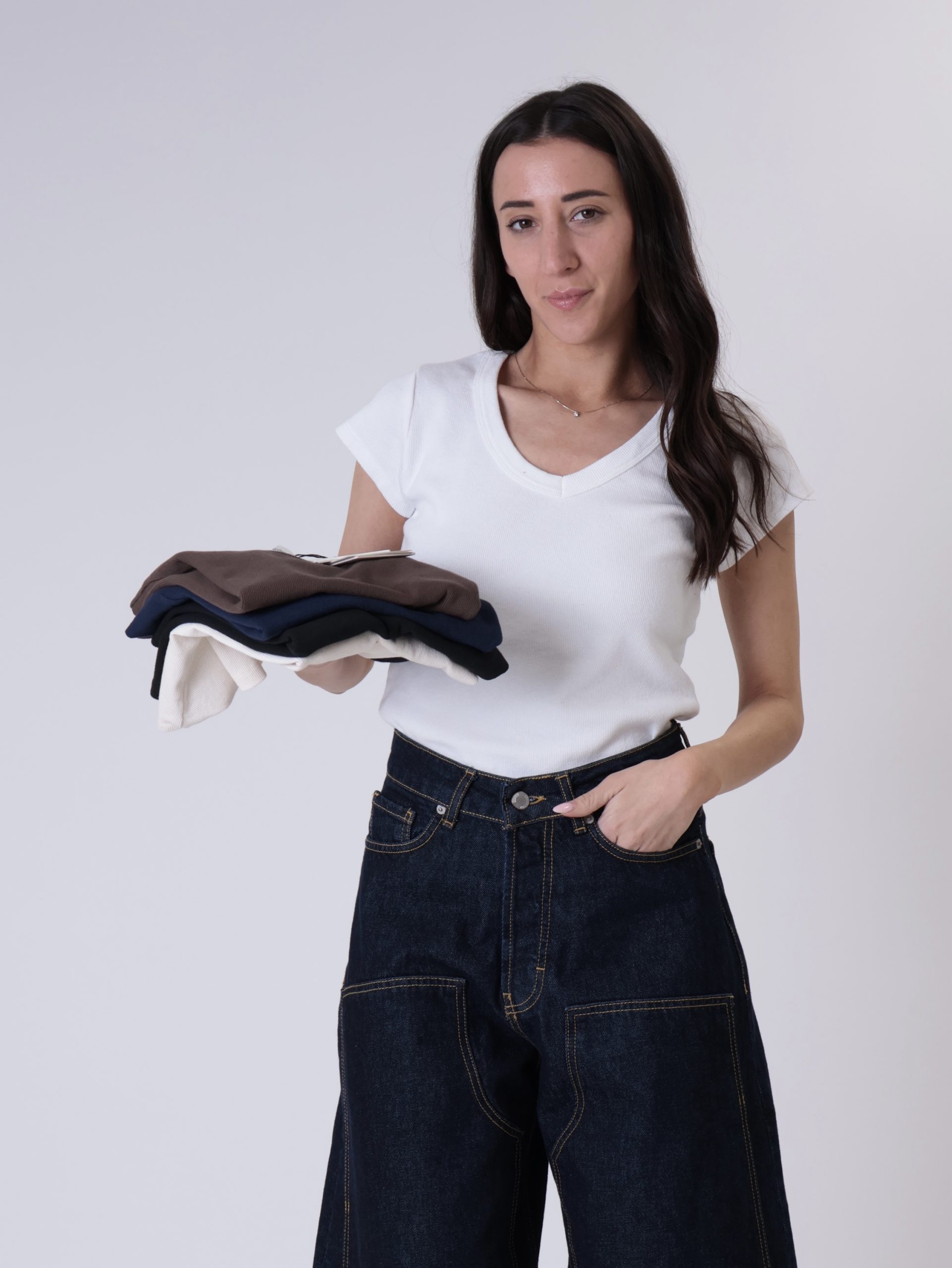 T-shirt costina scollo V (colori all'interno)