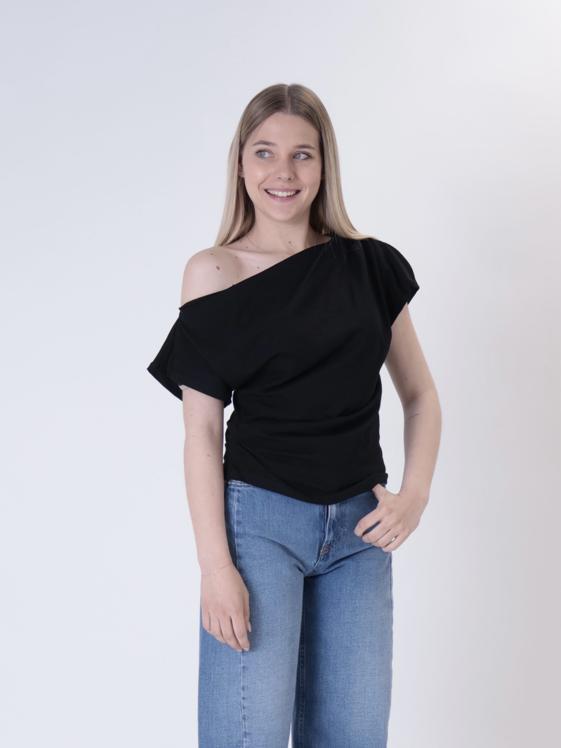 T-shirt assimmetrica nero