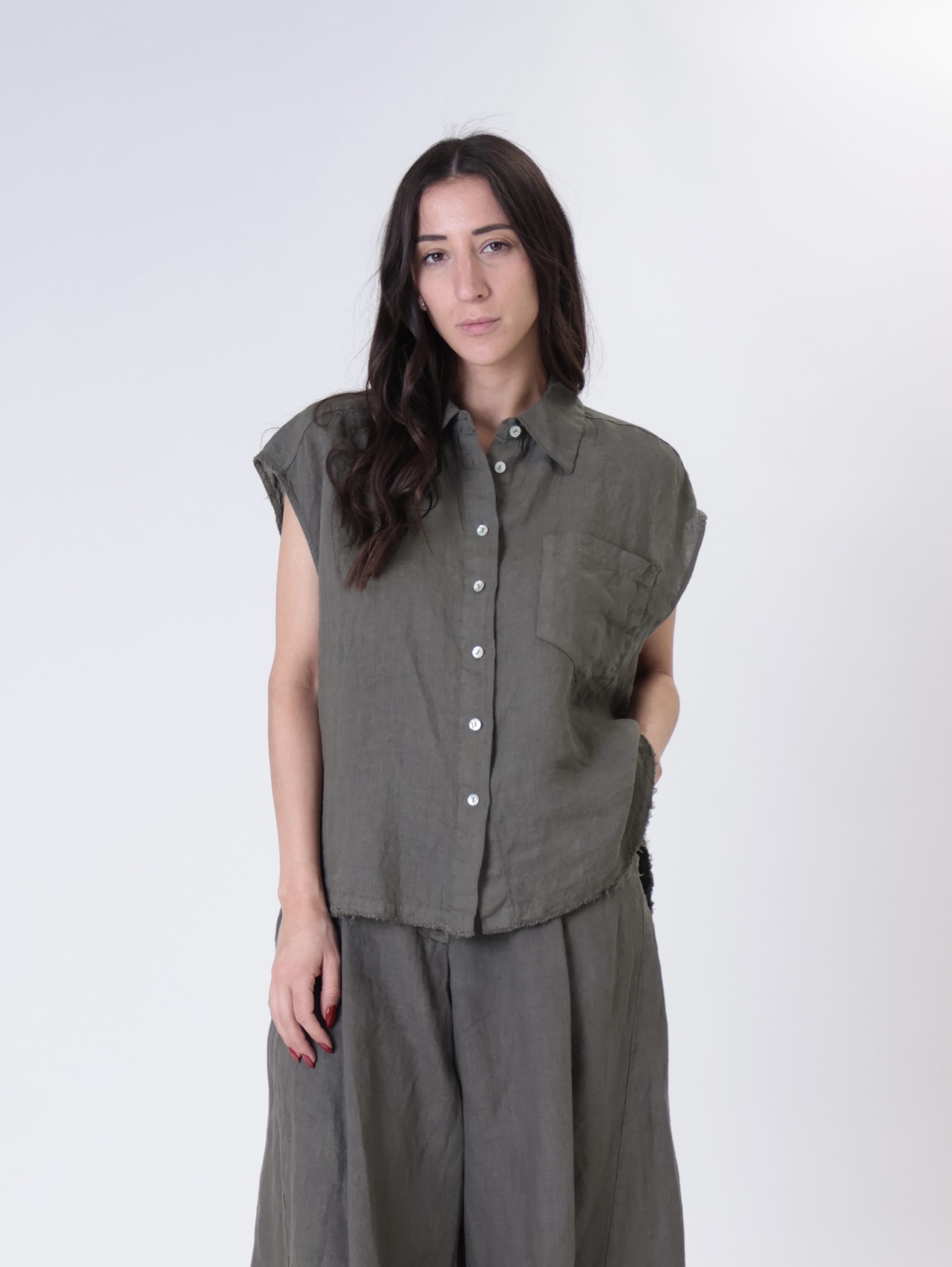 Camicia smanicata 100% lino militare