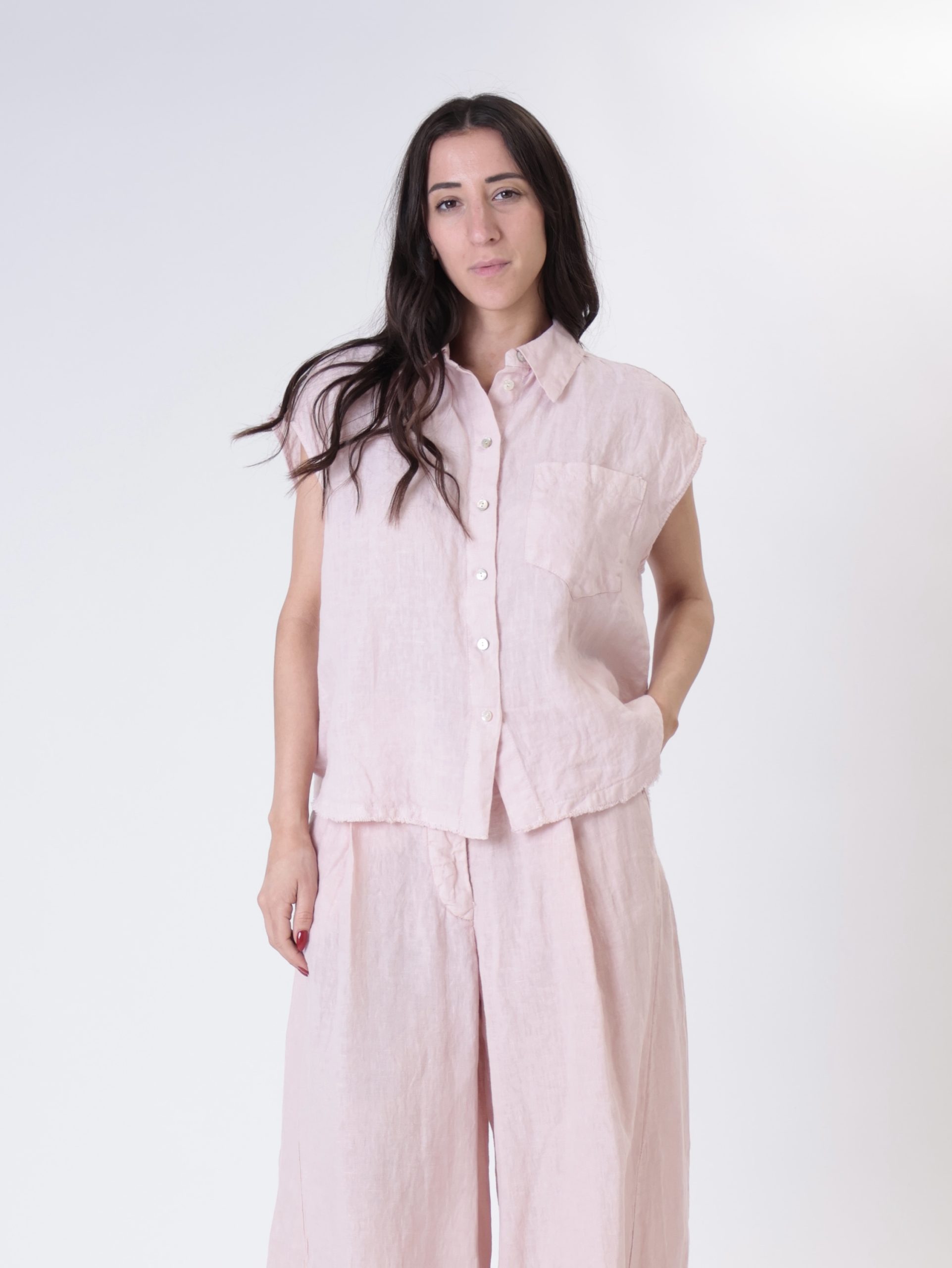 Camicia smanicata 100% lino cipria