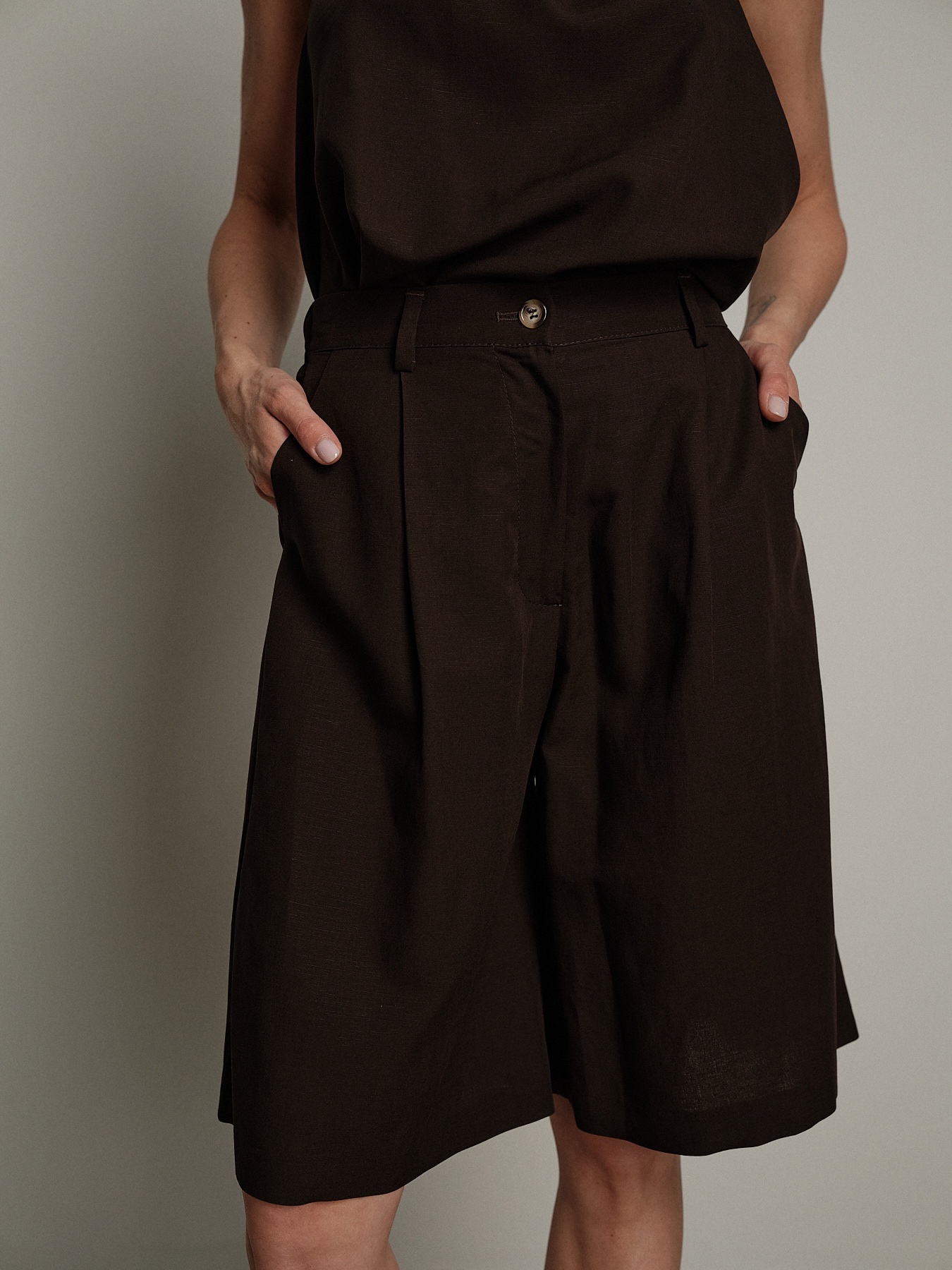 Bermuda "must-have" marrone PREORDINE 22/06