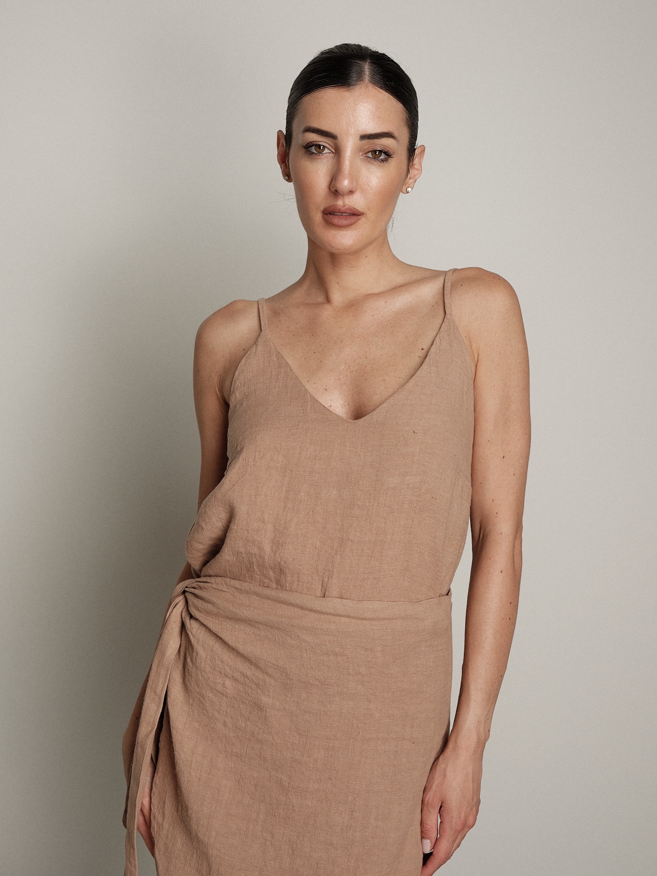Top in lino sabbia