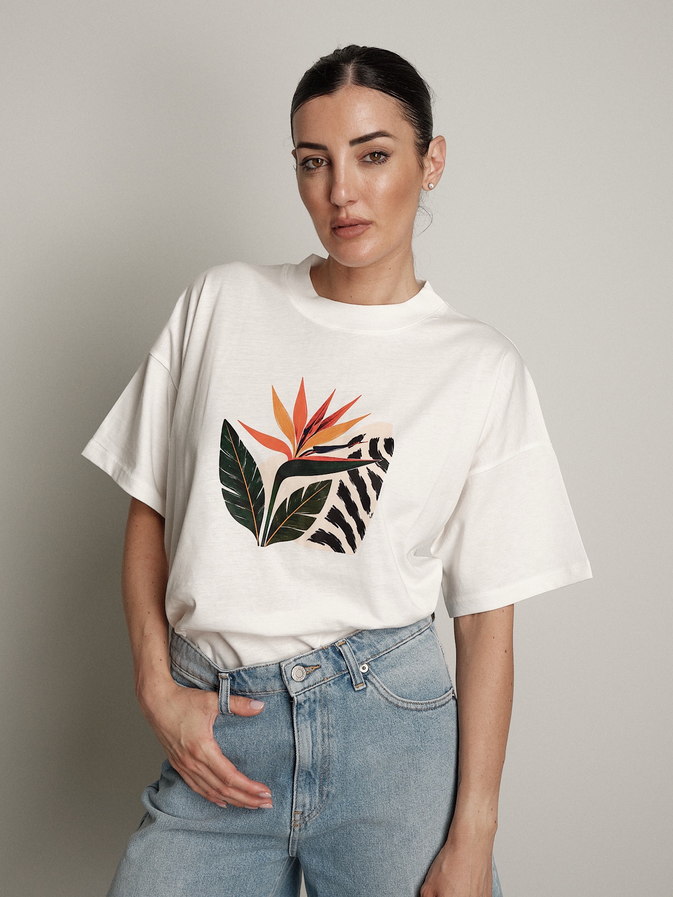 T-shirt fiori dipinti