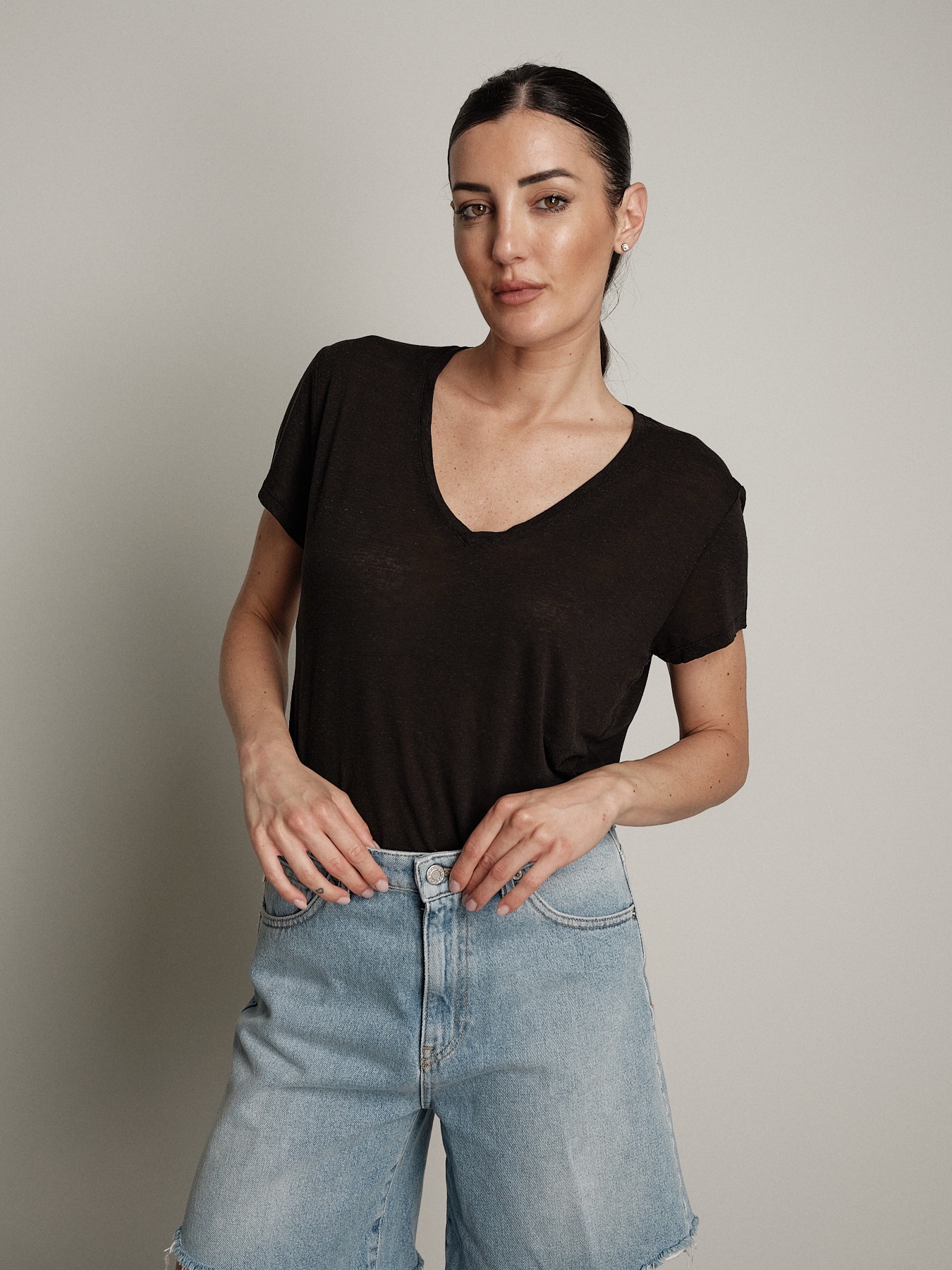 T-shirt scollo V lino (colori all'interno) PREORDINE 22/06