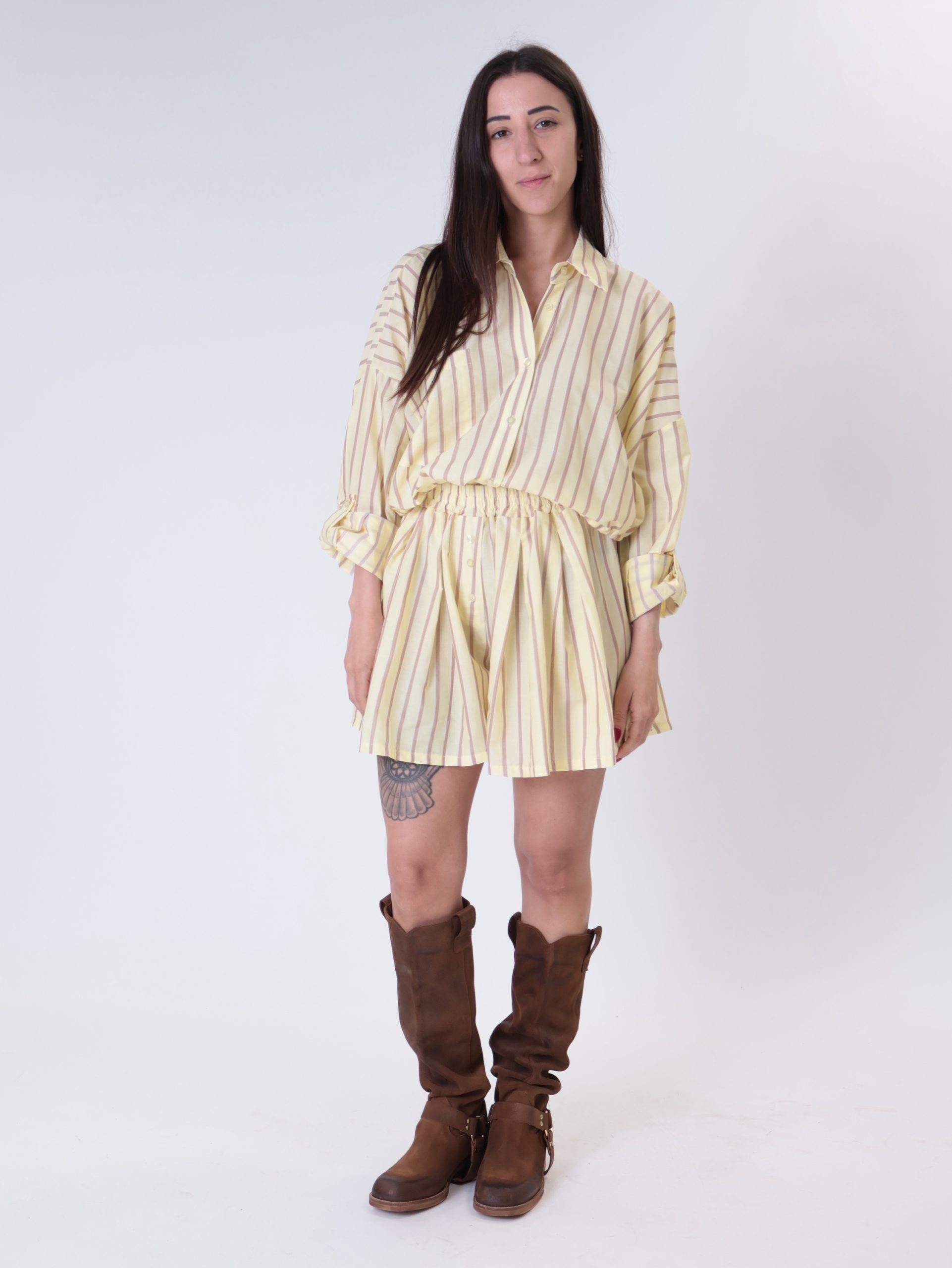 Completo camicia + shorts righe giallo